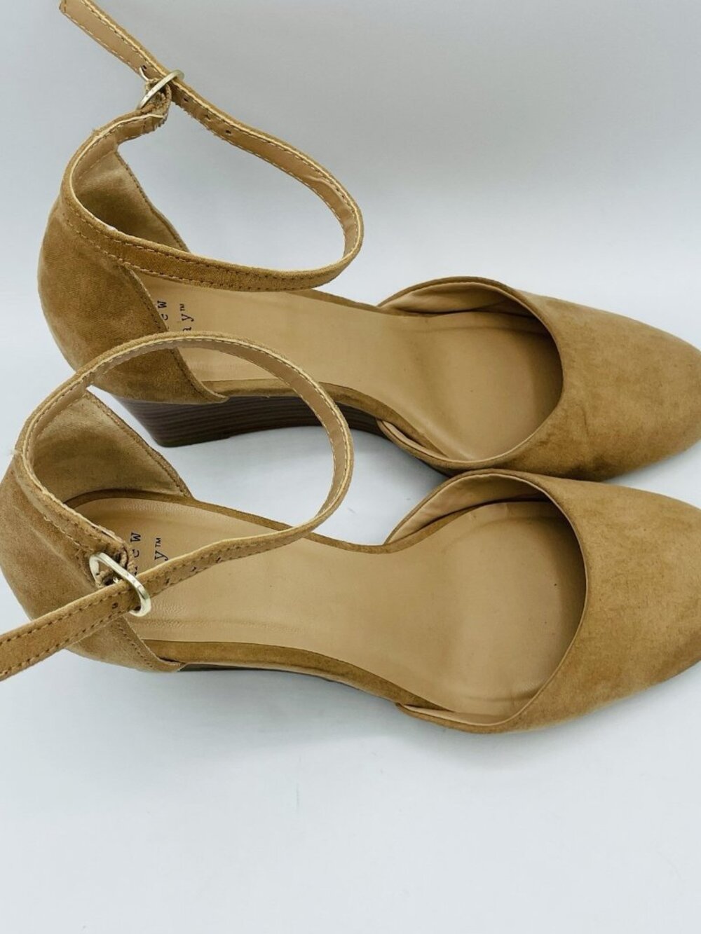 A New Day Womens Shoes Size 7.5 Tan Brown Wedge Heel Ankle Strap Comfort Sandals - Picture 3 of 11
